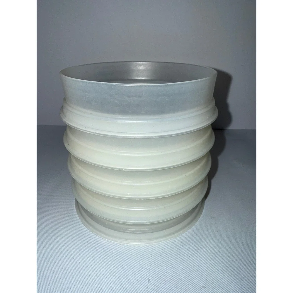 Tupperware Frosted Clear Stackable Bowls Set of 4 with 1 Lid Replacement Pieces